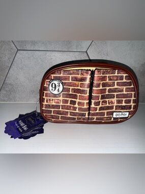 Mad Beauty Harry Potter Platform 9 3/4 Cosmetic Makeup Bag LIKE NEW!